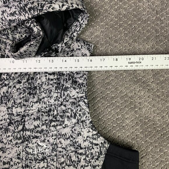 LL Bean Puffer Vest Women's XLP Petite Gray Camo Primaloft Packaway Packable - Picture 12 of 12